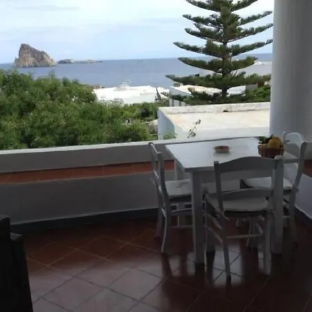 Basiluzzo Bed & Breakfast 4*